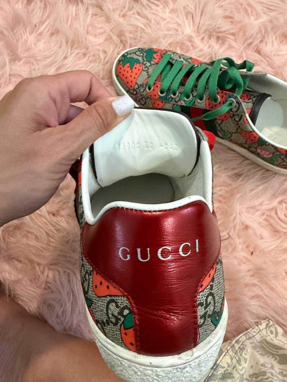 Gucci Strawberry Print Low-Top Sneakers in Red & Green - Picture 6 of 8